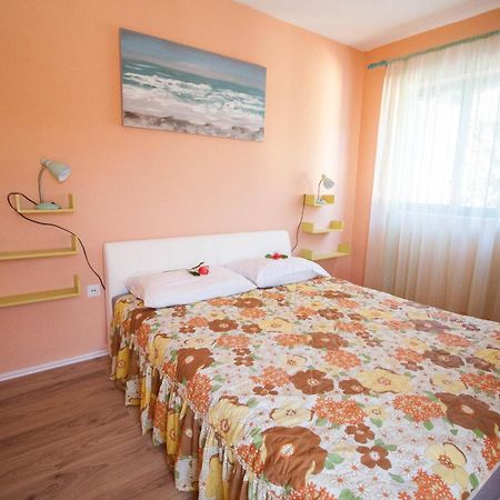 Apartments By The Sea Zavalatica, Korcula - 247 Rum bild