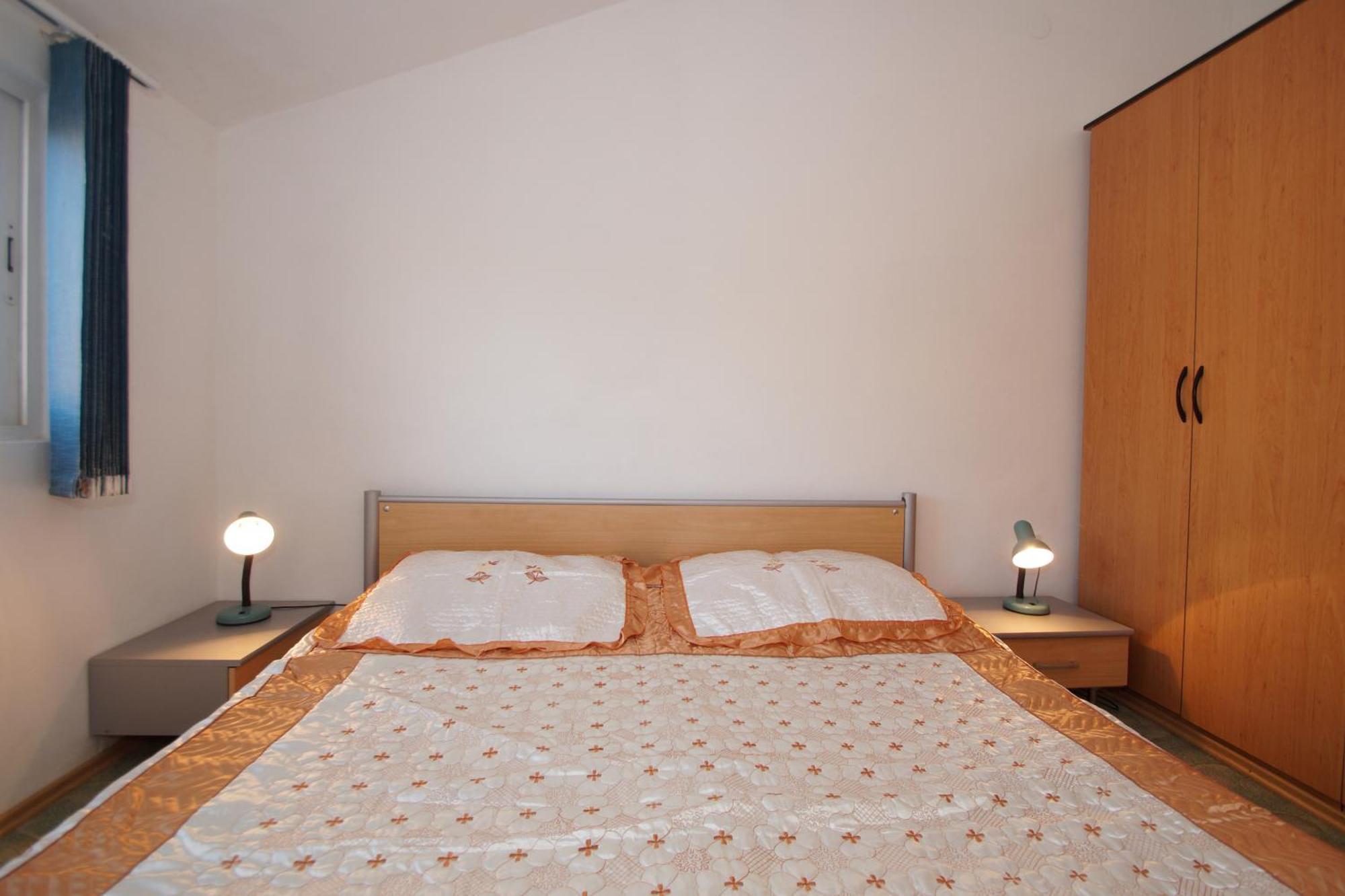 Apartments By The Sea Zavalatica, Korcula - 247 Rum bild